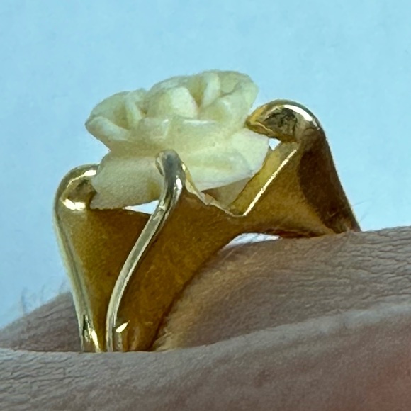 Vintage Carved Rose Ring - Picture 6 of 16